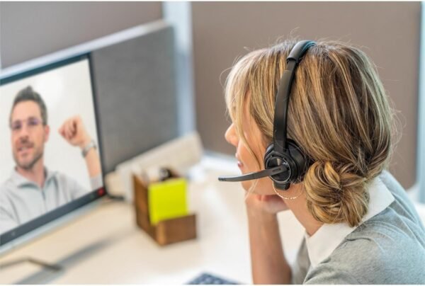 718Ldzxy-iL._AC_SL1500_ Comprehensive review of Plantronics Savi 8220 wireless over-ear headphones with noise cancellation